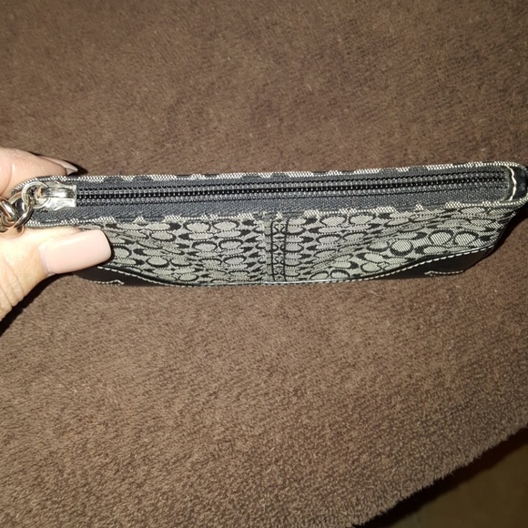 Ladies Coach Wristlet - Picture 5 of 6